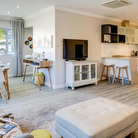 Lägenhet på 0 m² i Camps Bay, med 2 sovrum och 1 badrum  Kapstaden Exteriör bild