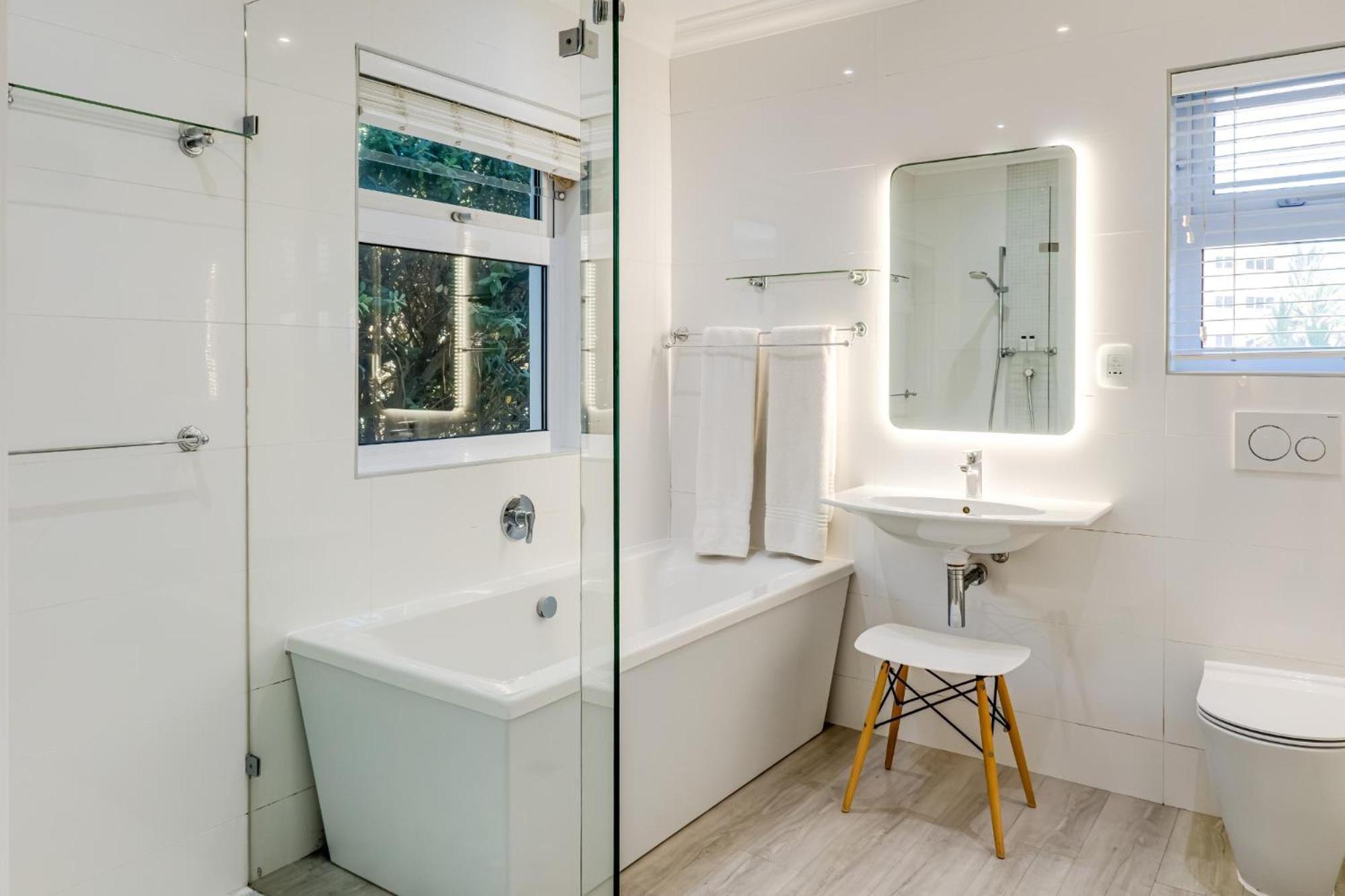 Lägenhet på 0 m² i Camps Bay, med 2 sovrum och 1 badrum  Kapstaden Exteriör bild