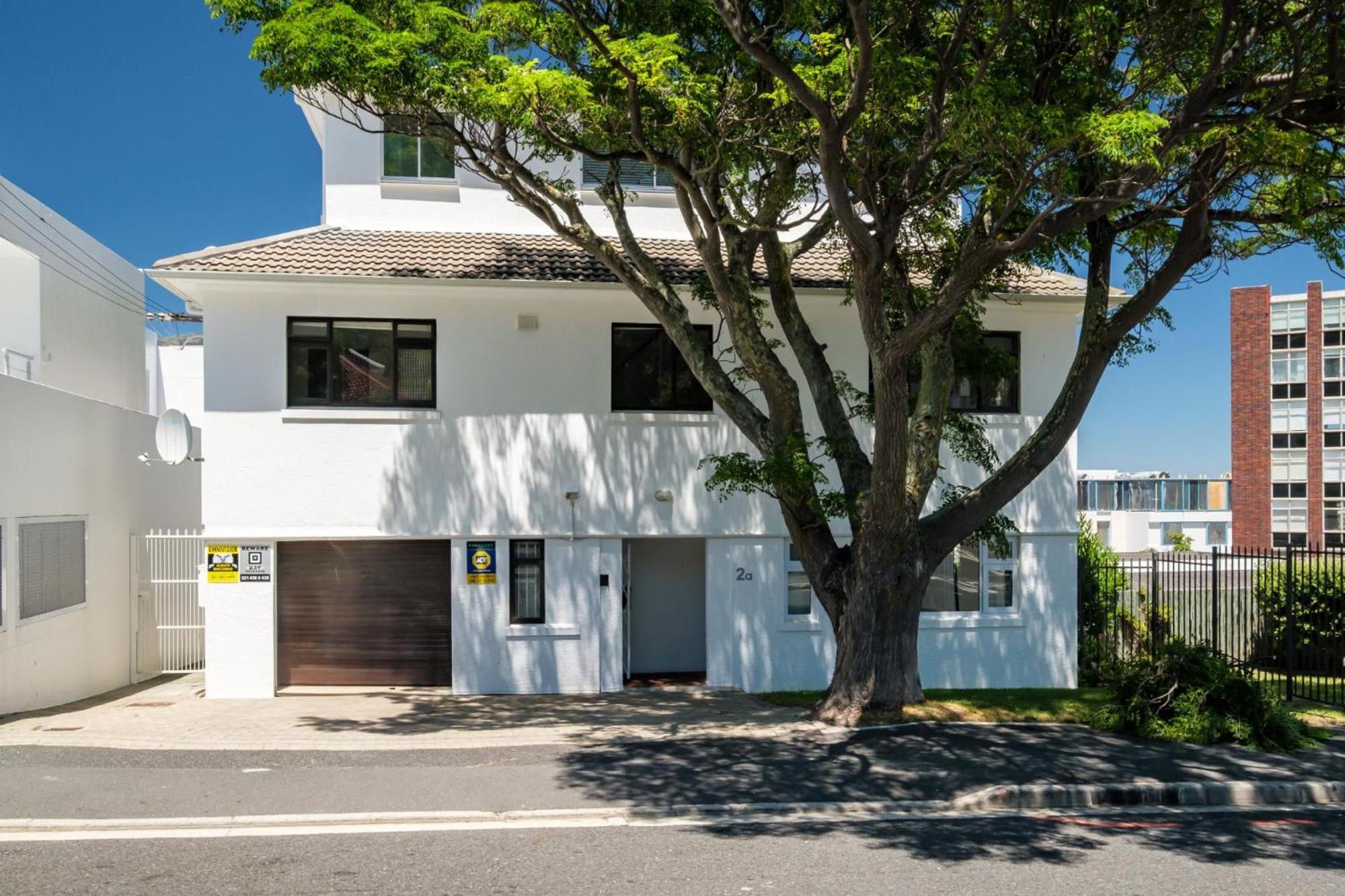 Lägenhet på 0 m² i Camps Bay, med 2 sovrum och 1 badrum  Kapstaden Exteriör bild