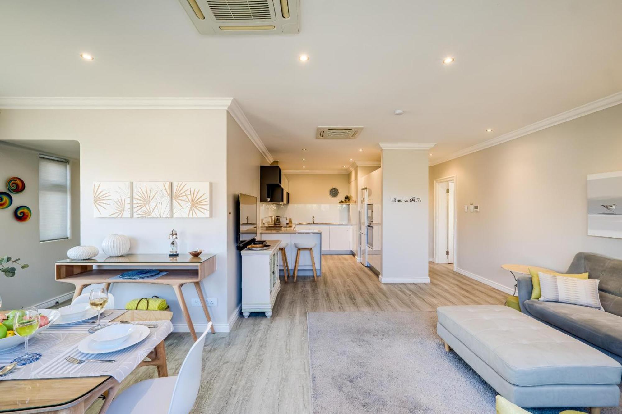 Lägenhet på 0 m² i Camps Bay, med 2 sovrum och 1 badrum  Kapstaden Exteriör bild