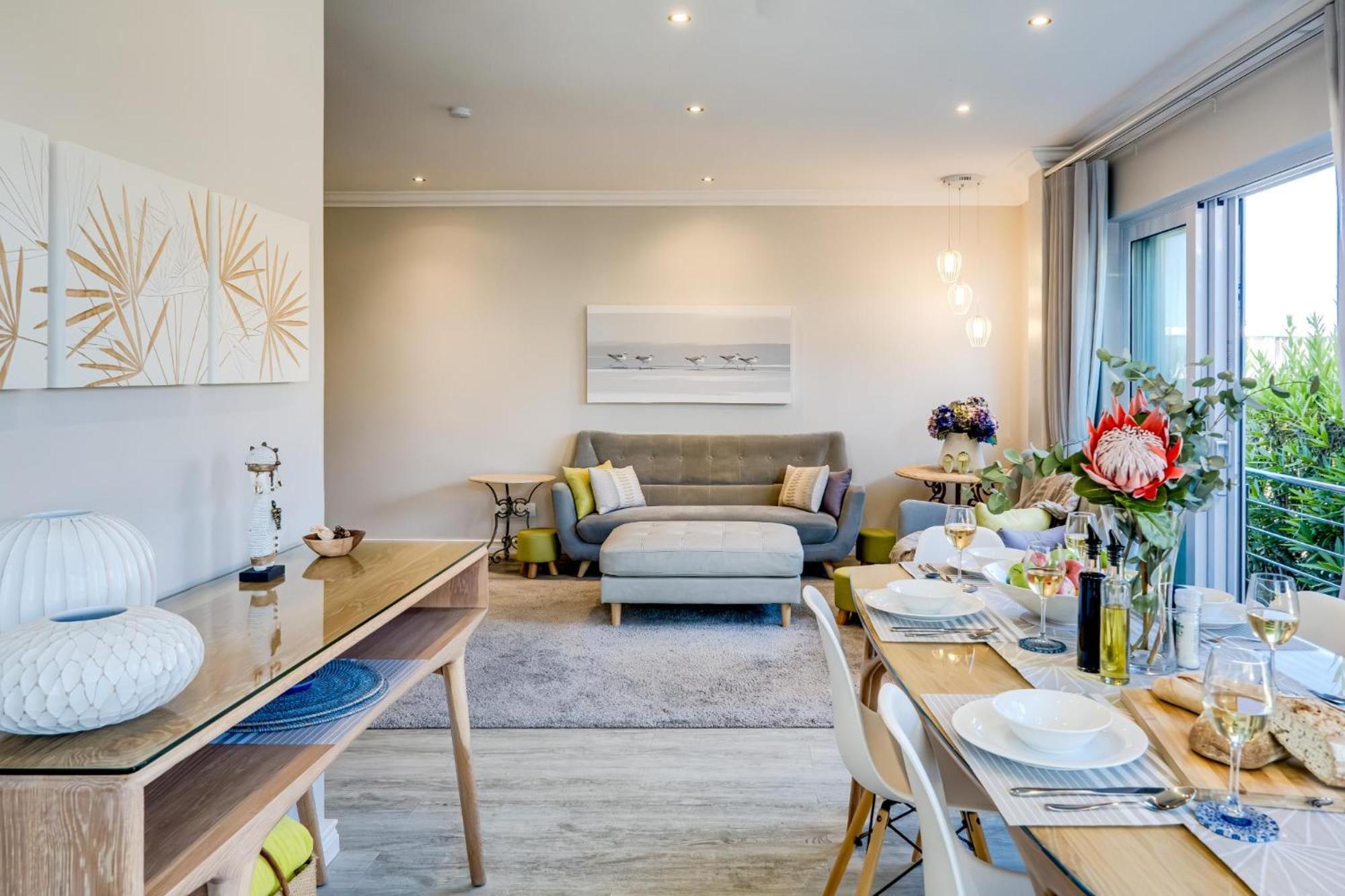 Lägenhet på 0 m² i Camps Bay, med 2 sovrum och 1 badrum  Kapstaden Exteriör bild