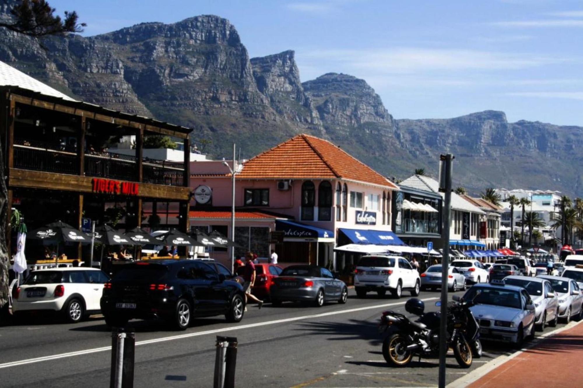 Lägenhet på 0 m² i Camps Bay, med 2 sovrum och 1 badrum  Kapstaden Exteriör bild