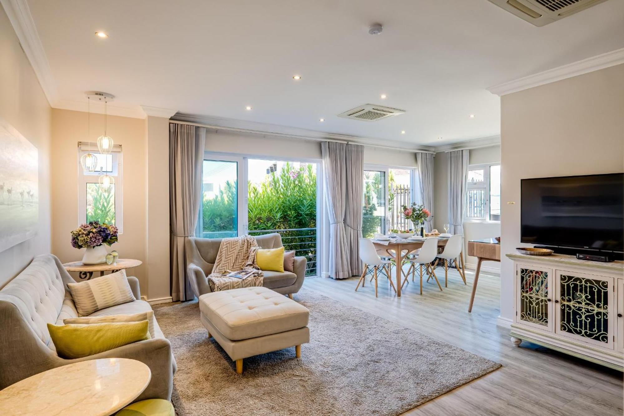 Lägenhet på 0 m² i Camps Bay, med 2 sovrum och 1 badrum  Kapstaden Exteriör bild